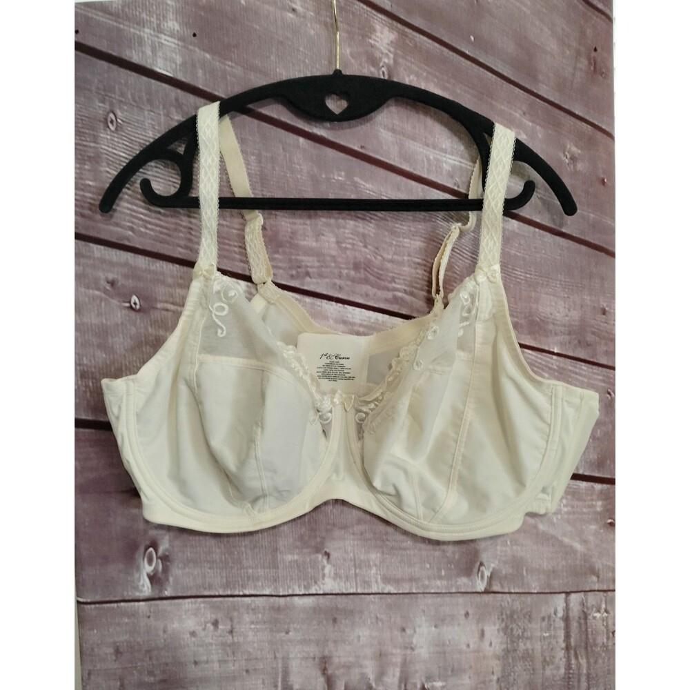 1st & Curve Women's 44D Bra Ivory  Underwire Back Closure Floral Lace Trim GUC
